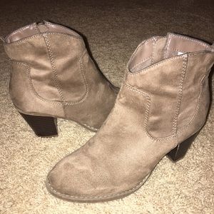 Old Navy taupe booties