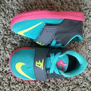 Kevin Durant Girl Shors