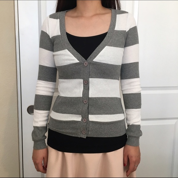 White & gray cardgan