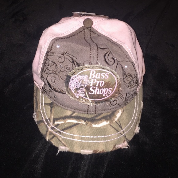 NWT Camo Bass Pro Train Hat