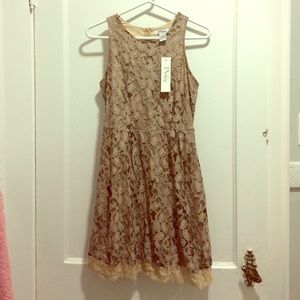 ***Sold ***lacy taupe dress 👗 size medium
