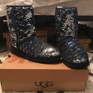BEAUTIFUL SEQUIN UGGS!!!!!!