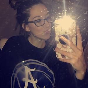 Meet your Posher, Cassondra