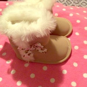 Never worn baby girl shoes!