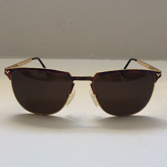 Glasses - Picture 2 of 4