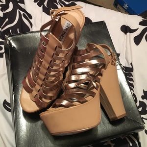 Strapy bulk heel sandals