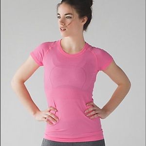 NWT Lululemon Swiftly Tech SS Crew (size 6)