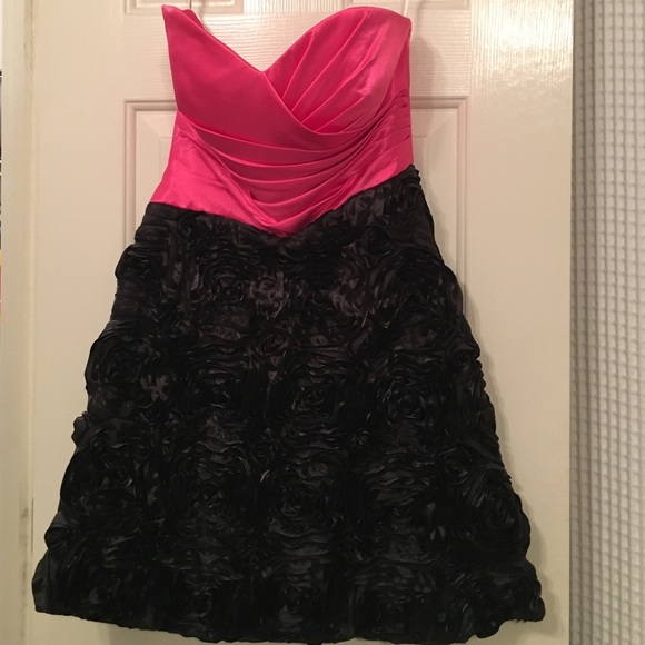 Short Formal Dress - Picture 1 of 3
