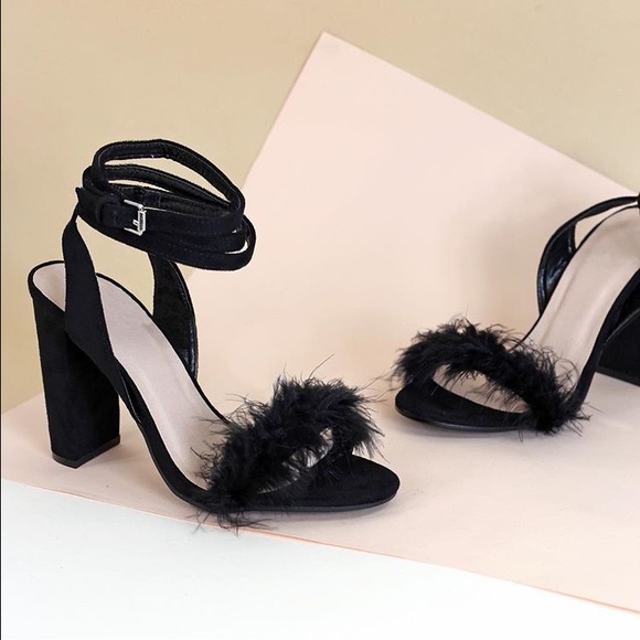 Cute fluffy black heels BRAND NEW ✨