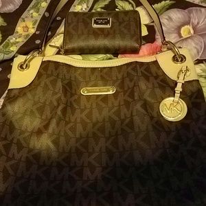 AUTHENTIC MICHAEL KORS SET
