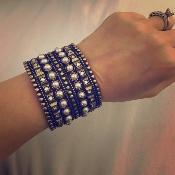 stone and pearl cuff bracelet - Picture 1 of 2