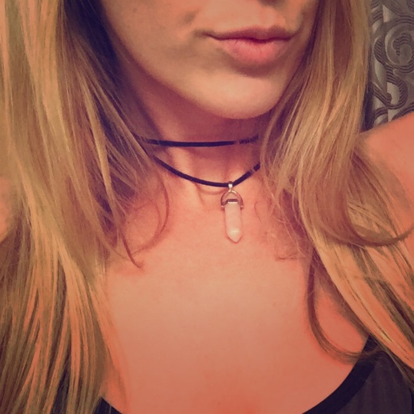 🌞 Light pink choker necklace- free with purchase