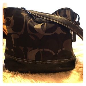 💯 Authentic Coach bucket purse