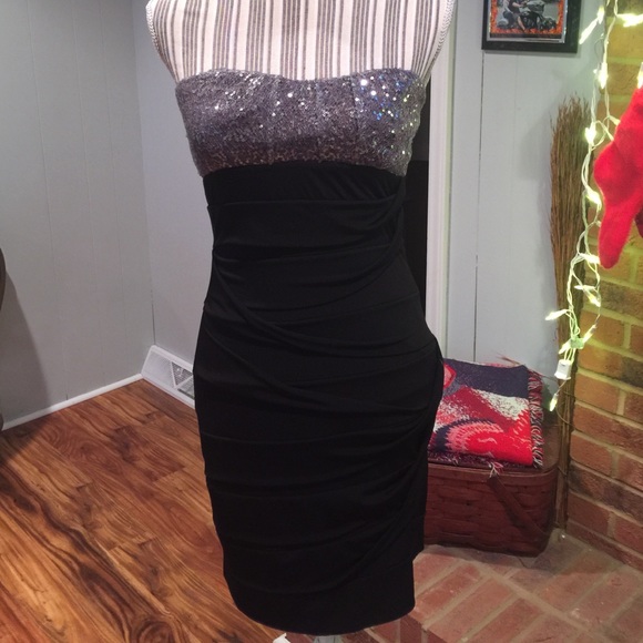 Sexy little strapless dress🍾🍾🍾