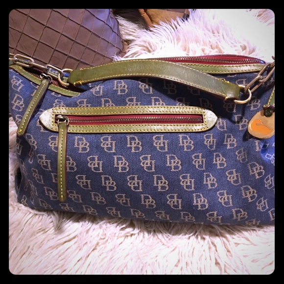 💯 Authentic Dooney and Bourke denim & leather bag