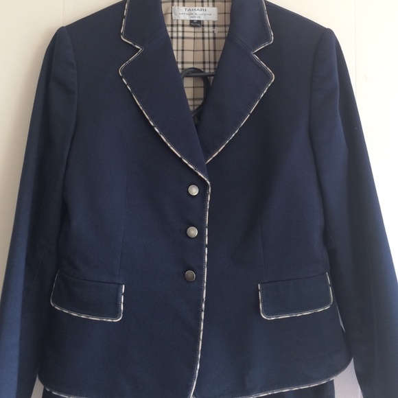 Tahari Navy Blue Blazer and Pencil Skirt 8 - Picture 2 of 4