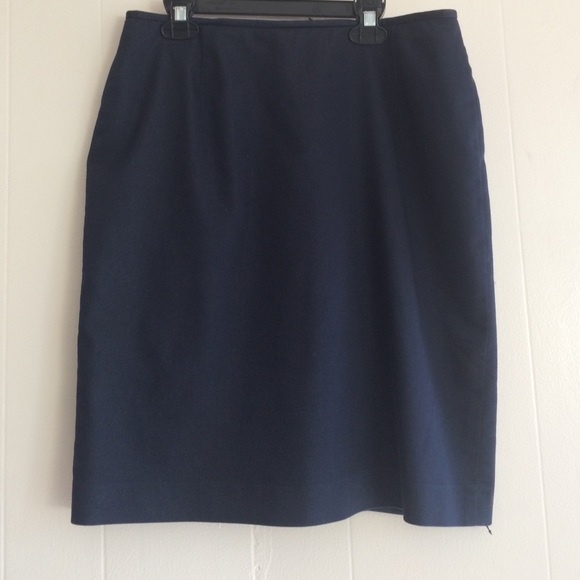 Tahari Navy Blue Blazer and Pencil Skirt 8 - Picture 4 of 4