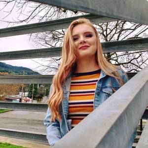 Meet your Posher, Lindsey