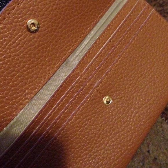 Wallet listing ( one free with bag purchase) - Picture 2 of 2