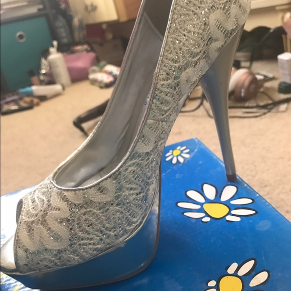 Prom•formal•special occasion• heels