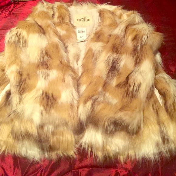 BRAND NEW Hollister Faux Fur Jacquard Jacket