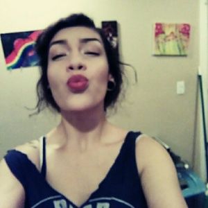 Meet your Posher, Fernanda