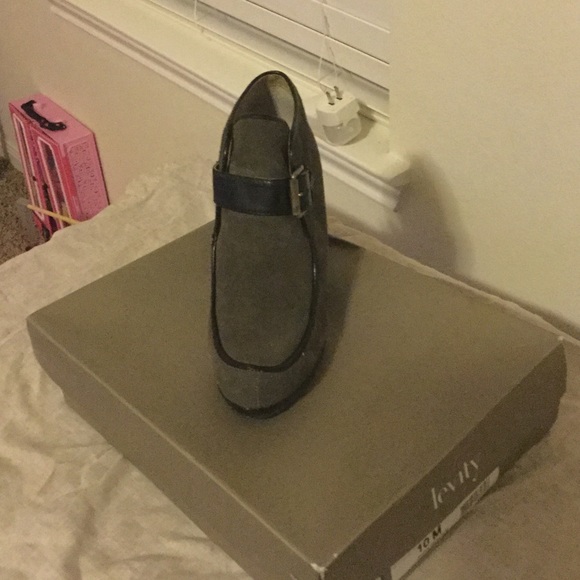 Black and olive boots
