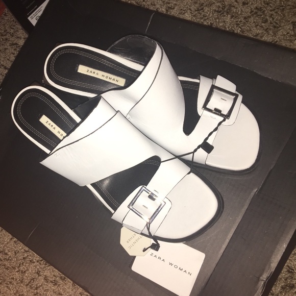 NWT White Zara Heeled Sandal with Mirror detail - Picture 2 of 4