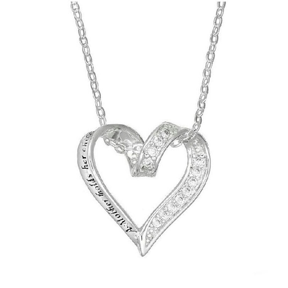 A mother's necklace. Silver/diamond with engraving