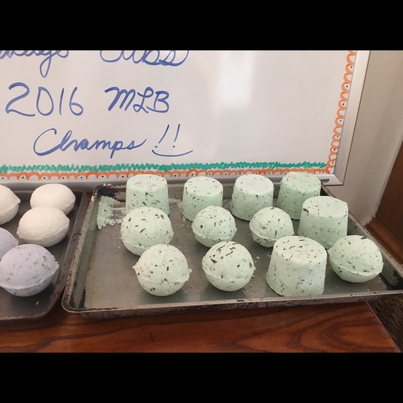 Bath bombs, scrubs, soaps & tea cup candles. - Picture 4 of 4