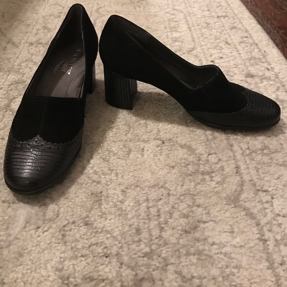 Aerosoles black block heel closed toe sz7