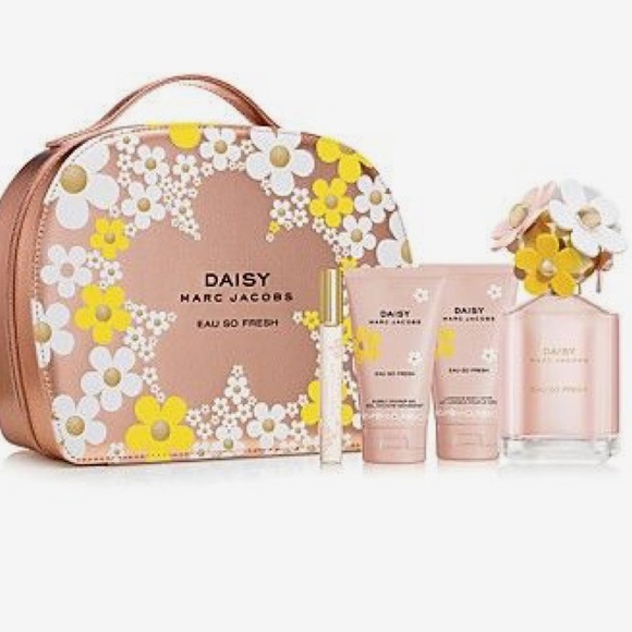 Daisy Marc Jacob Case