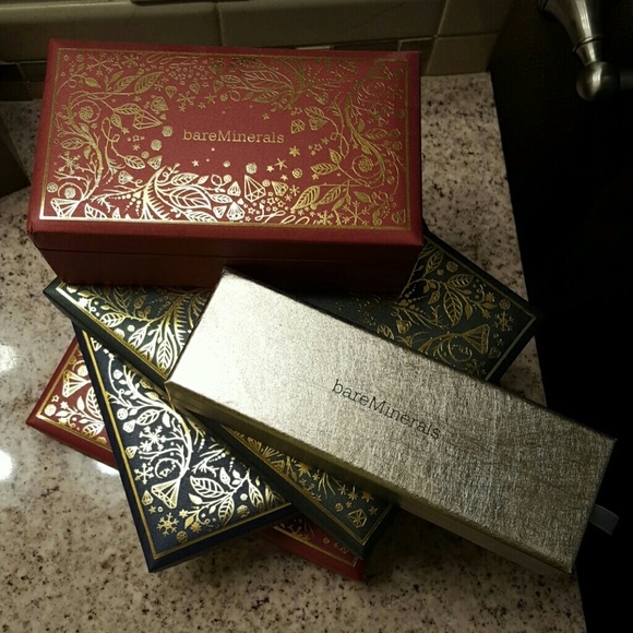 5 bare minerals boxes.