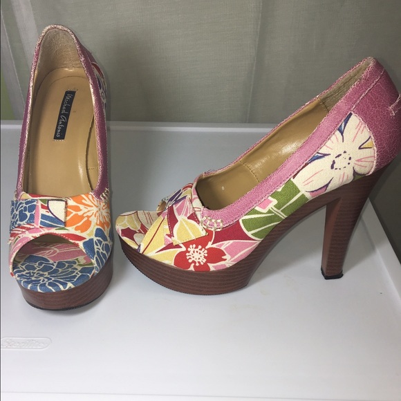 Floral Pink Pumps-8 - Picture 4 of 4