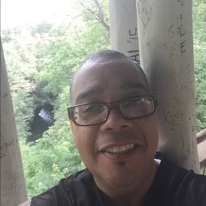 Meet your Posher, Elias