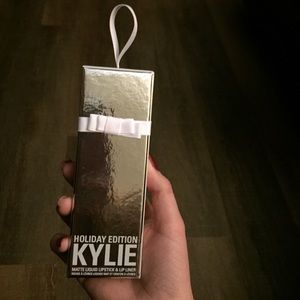 Kylie Cosmetics Merry Lip Kit Holiday Edition