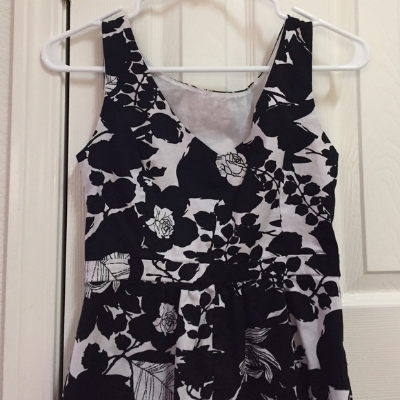 Beautiful midi dress - Picture 3 of 4