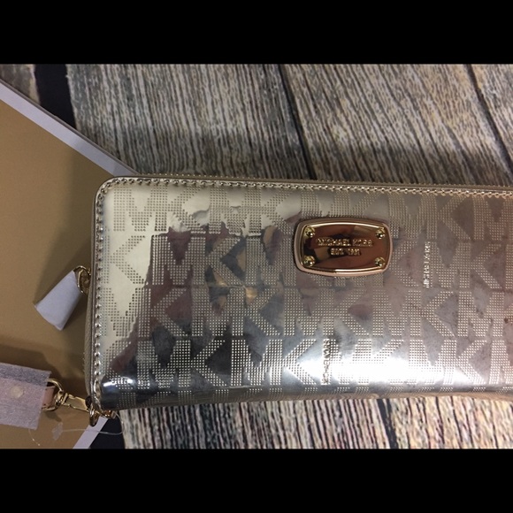 Sold - Picture 2 of 4