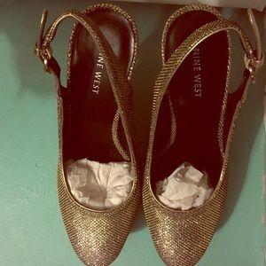 Nine West size 8 gold and silver glitter heels