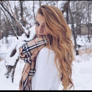 Meet your Posher, Isabella