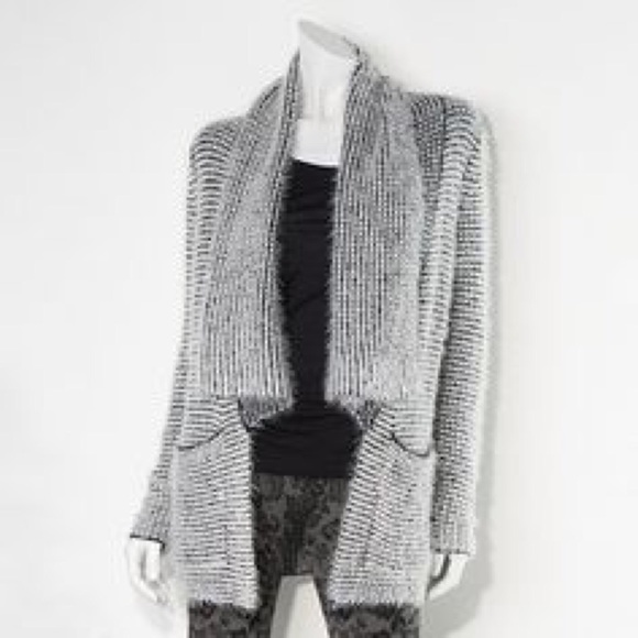 princess vera wang Sweaters - 😻Super soft eyelash Cardigan
