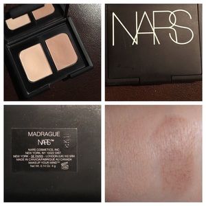 NARS eyeshadow duo in Madrague