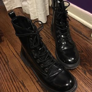 Kohls Black boots size 9