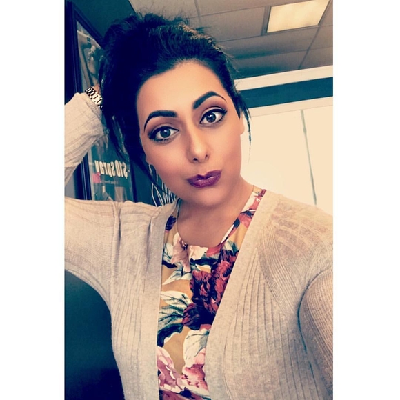 Meet your Posher, Malaca