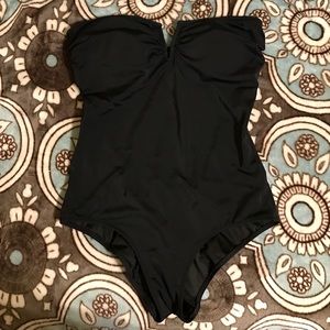 One piece VS bathing suit