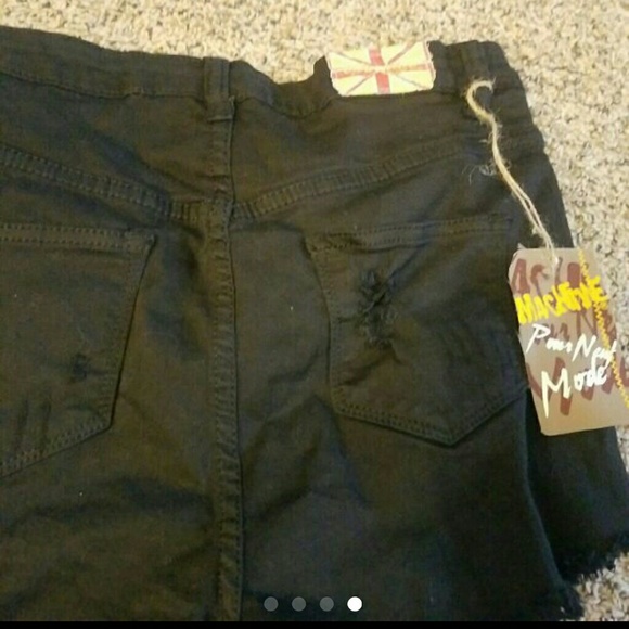 NWT High waisted shorts - Picture 3 of 4
