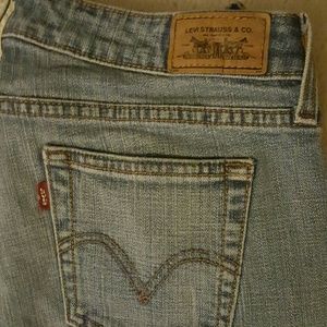 Womens Levi jeans