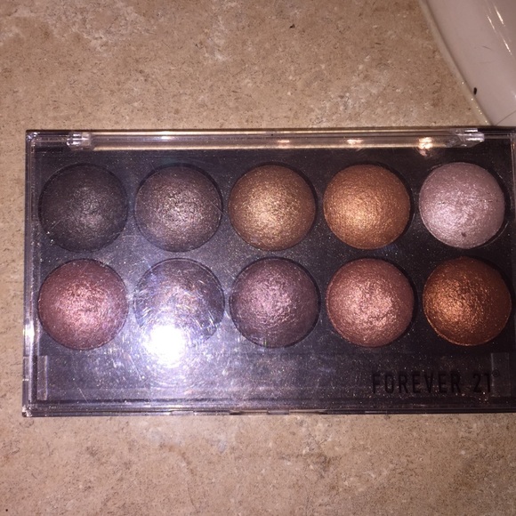 Forever 21 baked eye shadow palette