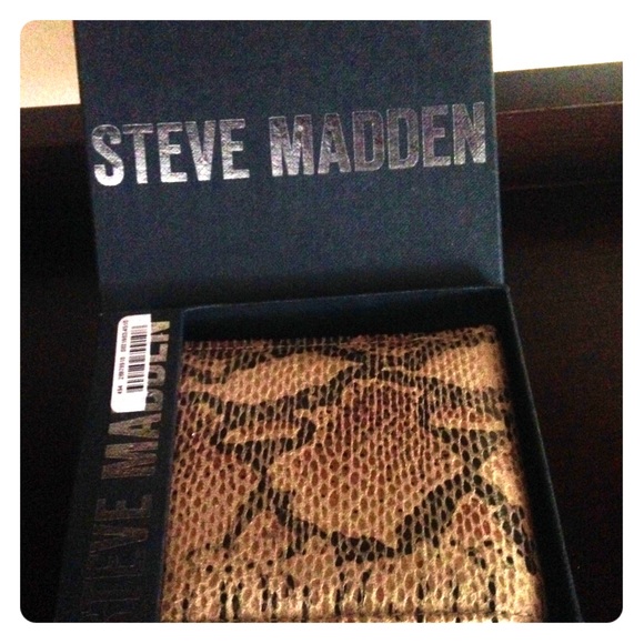 Steve Madden Other - Steve Madden men's wallet Brand New