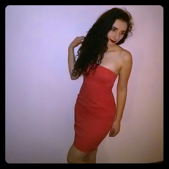 Coral pink strapless party dress